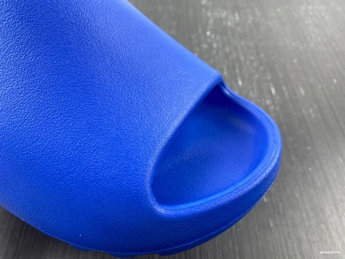 ID4133 Azure Slide Adidas Yeezy 1020